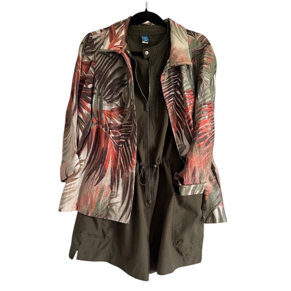 “Chico’s” Blazer Cardian Tropical Resort Print in Earth Tones - Picture 2 of 7